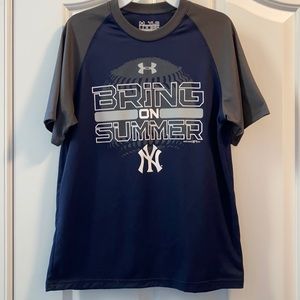 Under Armour New York Yankees Shirt Youth Large
